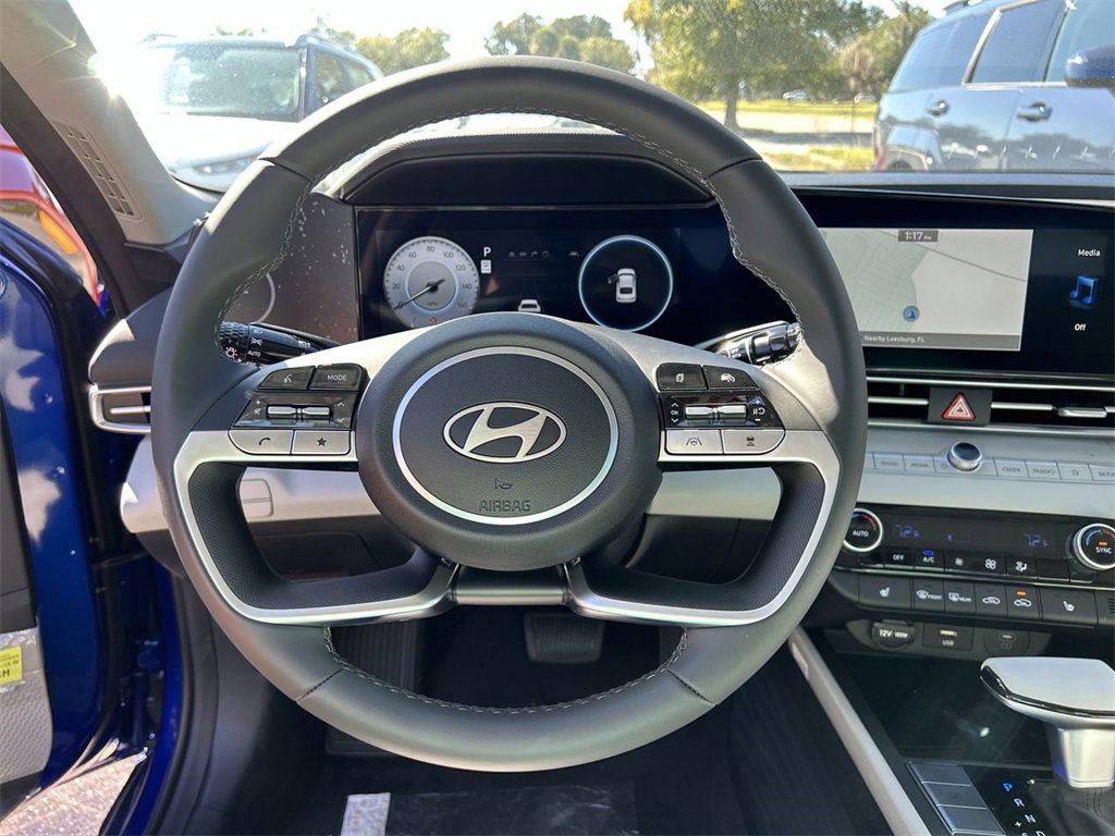 New 2025 Hyundai Elantra Limited image 29