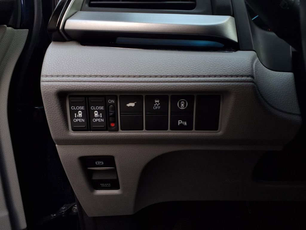 Used 2021 Honda Odyssey Touring image 13