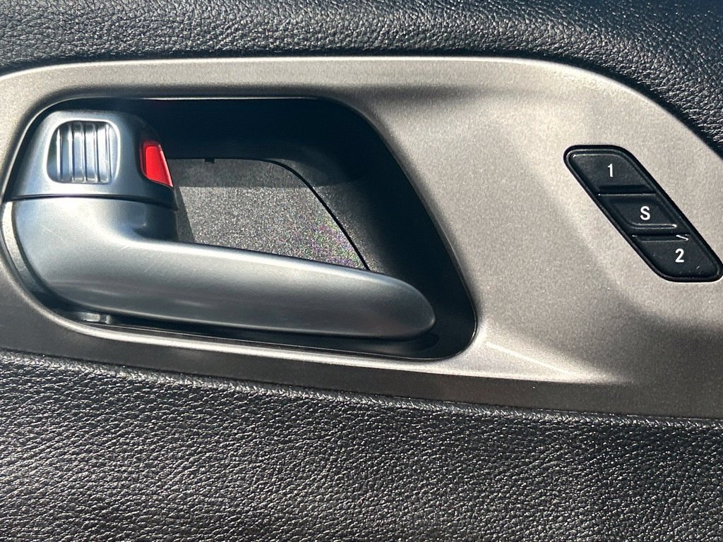 Used 2019 Chrysler Pacifica Limited w/ Advanced Safetytec Group FWD image 39