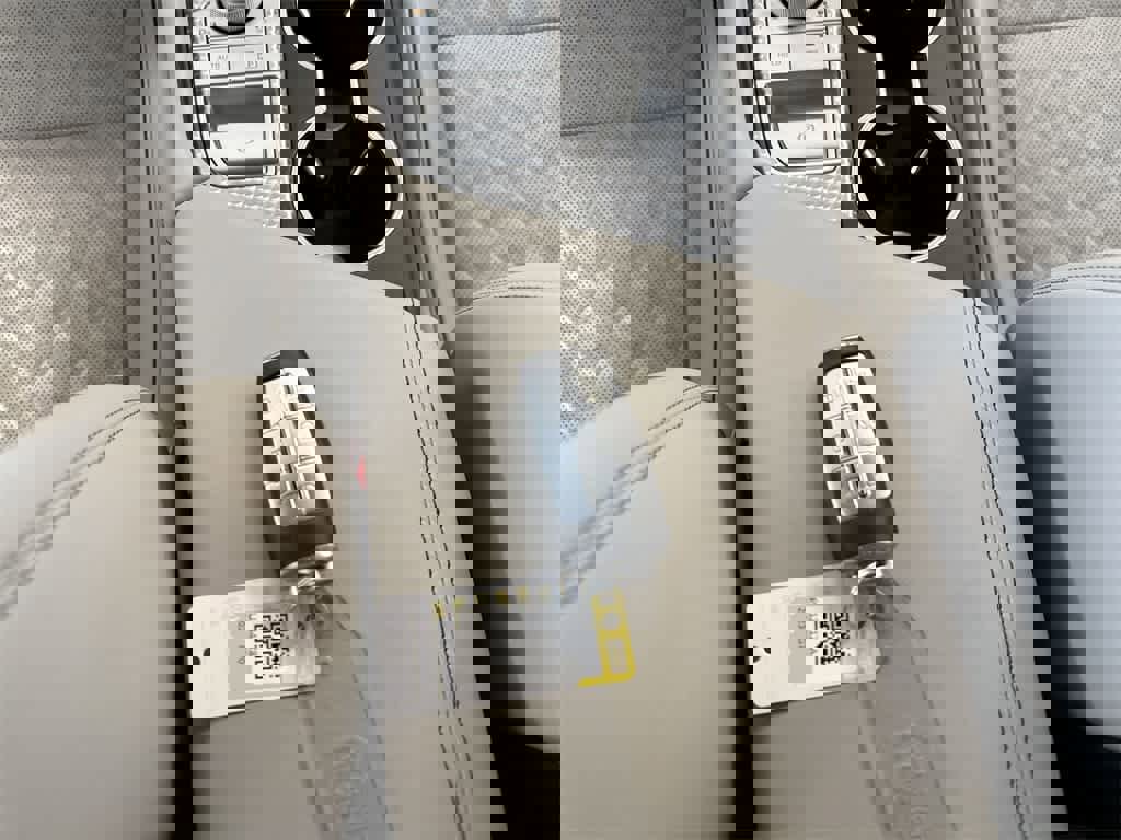 Used 2023 Genesis G70 3.3T w/ Sport Prestige Package image 35