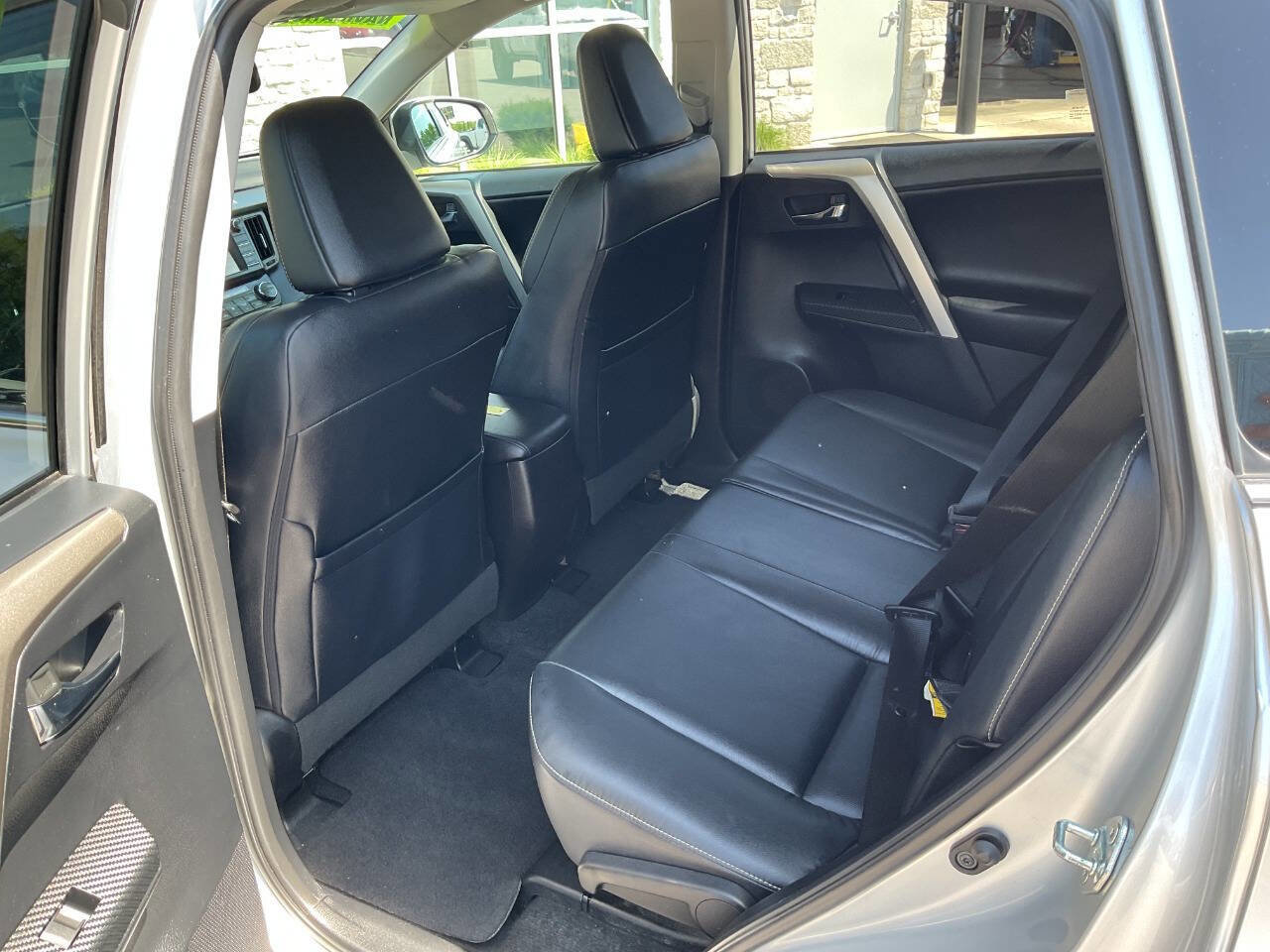 Used 2014 Toyota RAV4 Limited w/ Technology Package AWD/4WD image 33