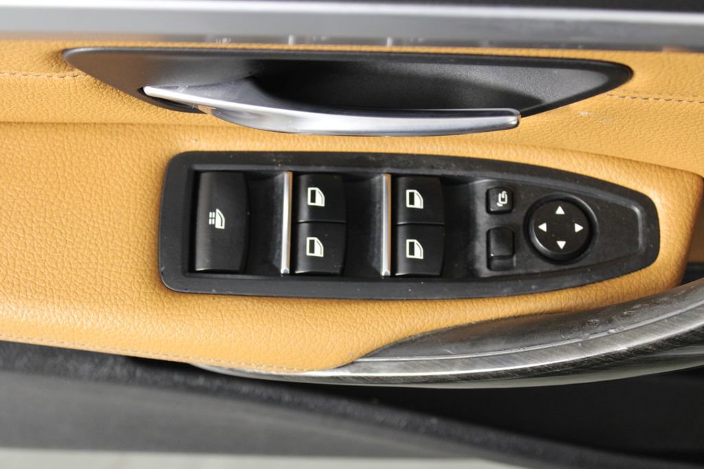 Used 2018 BMW 430i xDrive Convertible w/ Premium Package image 21