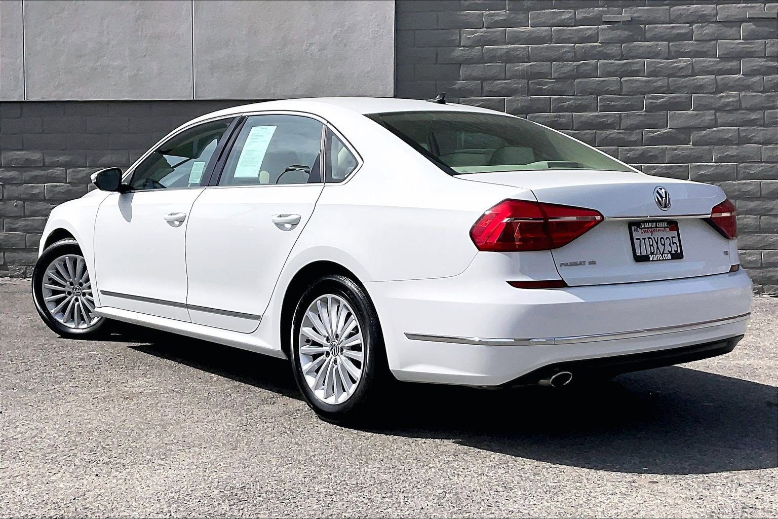 Used 2016 Volkswagen Passat 1.8T SE FWD image 10