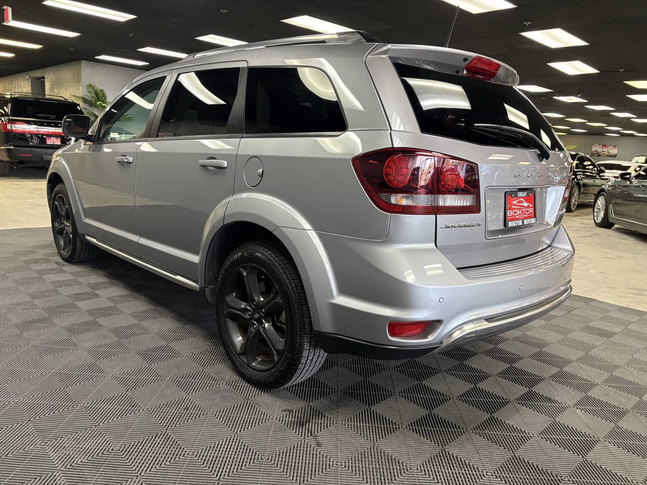 Used 2019 Dodge Journey Crossroad w/ Nav & Sun Group image 7