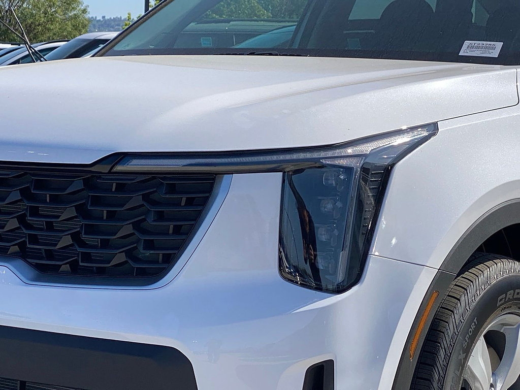 New 2026 Kia Sorento LX FWD image 8