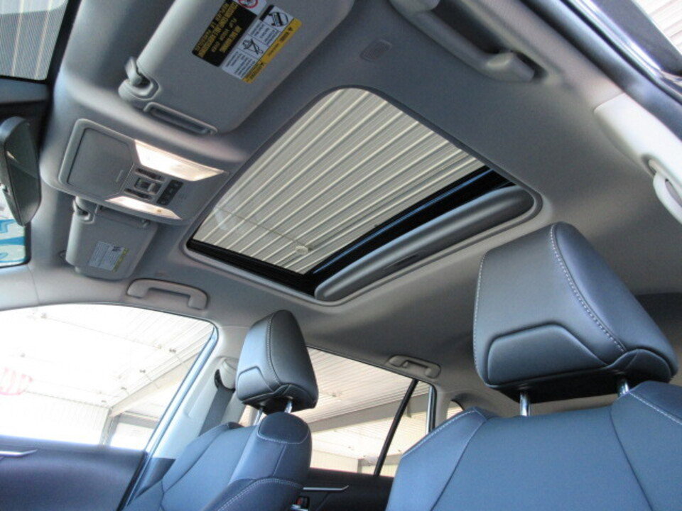 Used 2025 Toyota RAV4 XLE Premium image 30