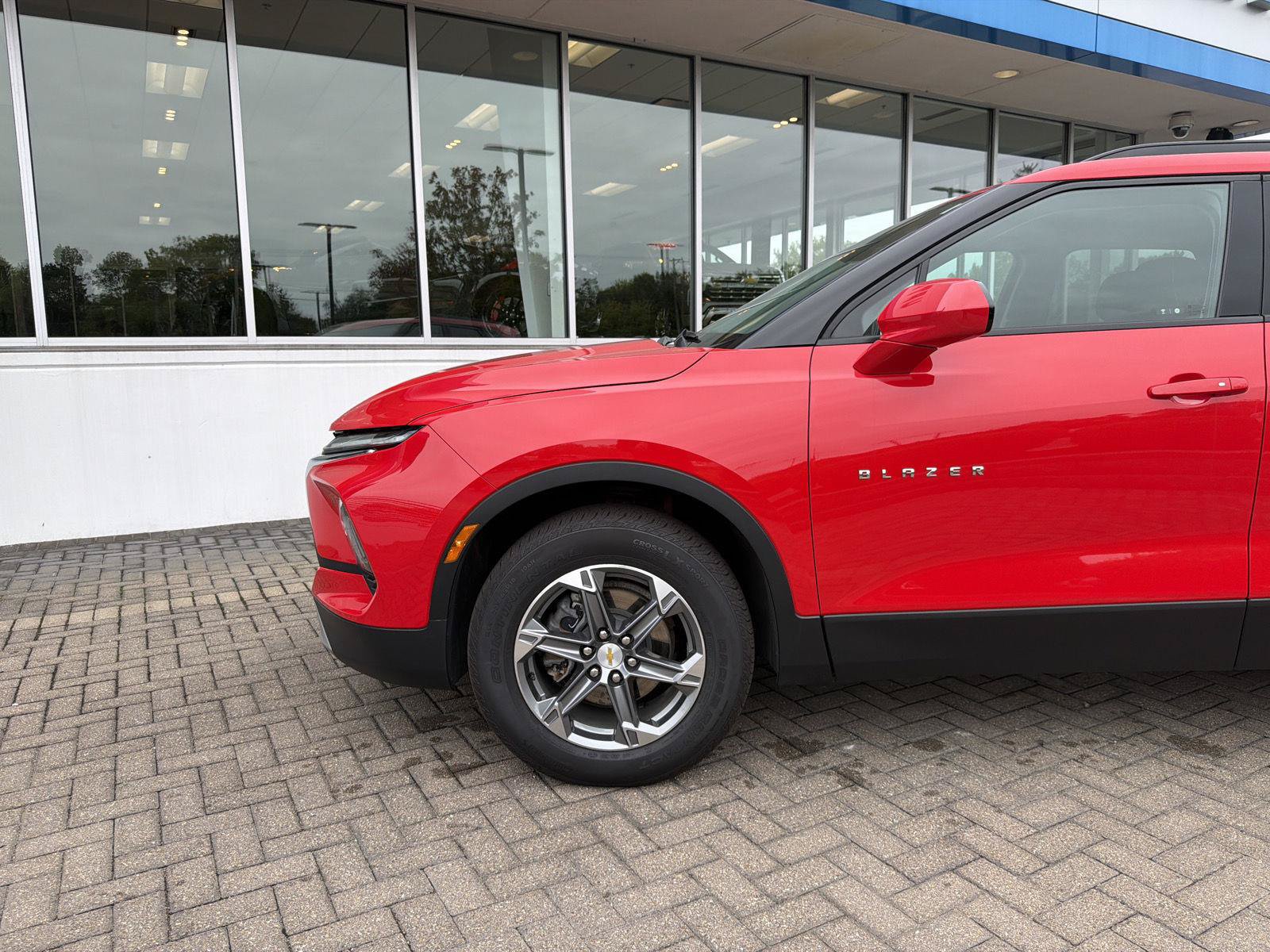 Used 2024 Chevrolet Blazer LT w/ Convenience Package FWD image 9