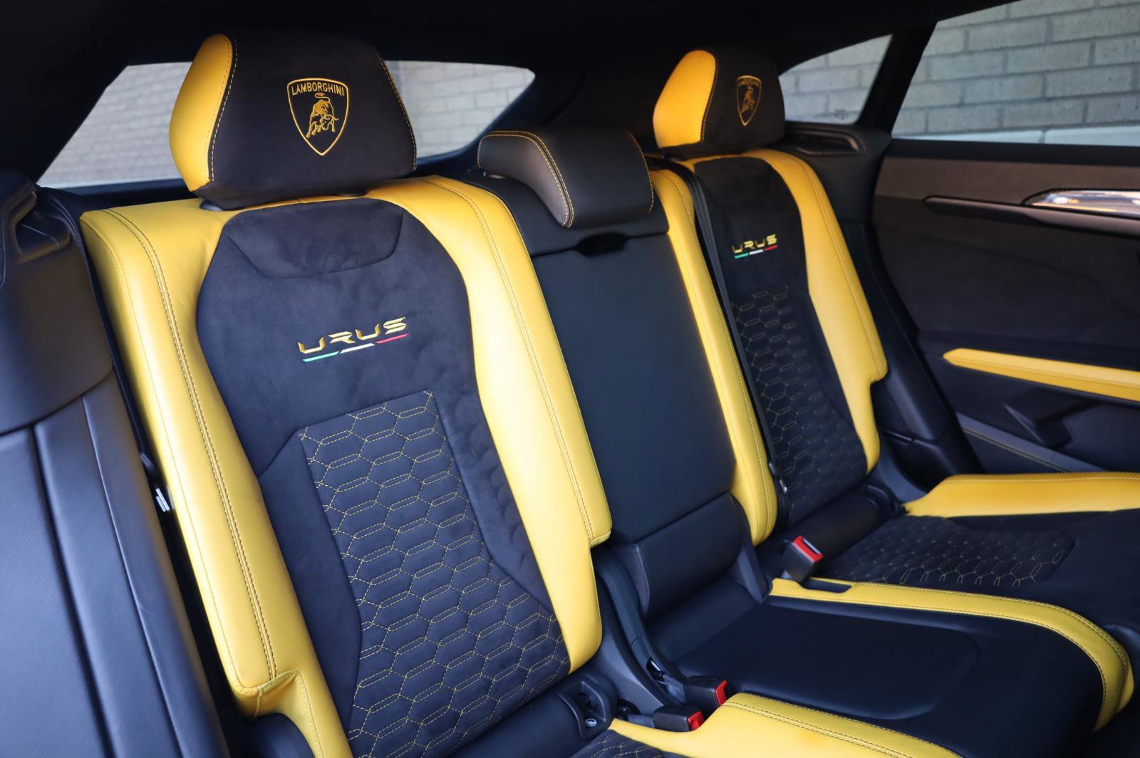 Used 2021 Lamborghini Urus AWD/4WD image 33