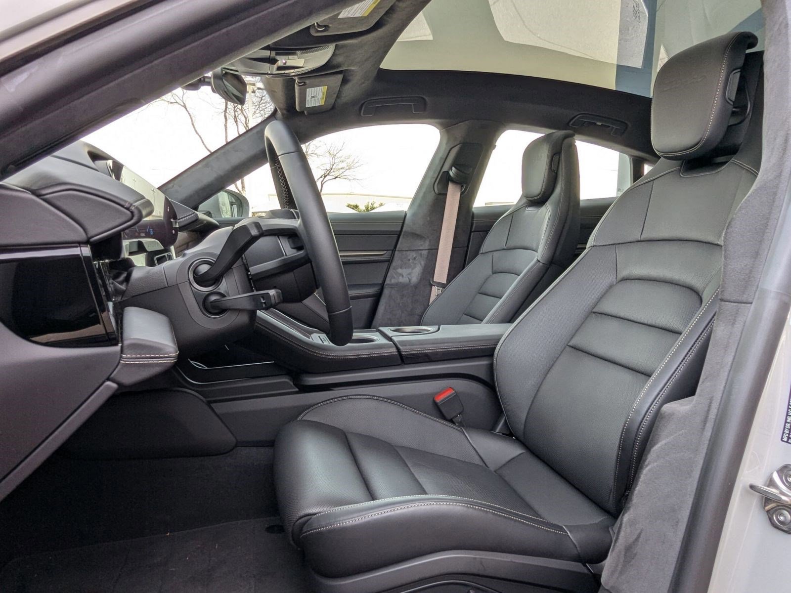 New 2025 Porsche Taycan Turbo image 5