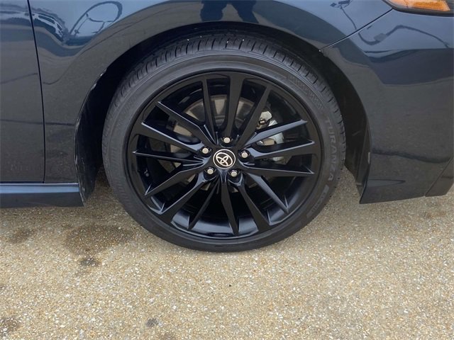 Used 2021 Toyota Camry XSE image 7