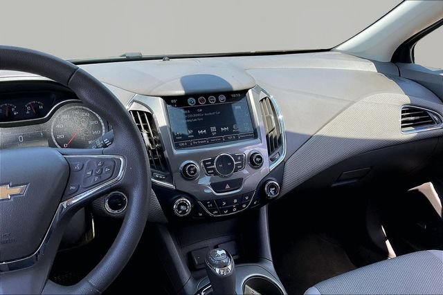 Used 2017 Chevrolet Cruze LT w/ Sun And Sound Package FWD image 9