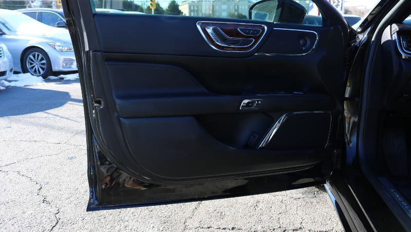 Used 2017 Lincoln Continental Select FWD image 9
