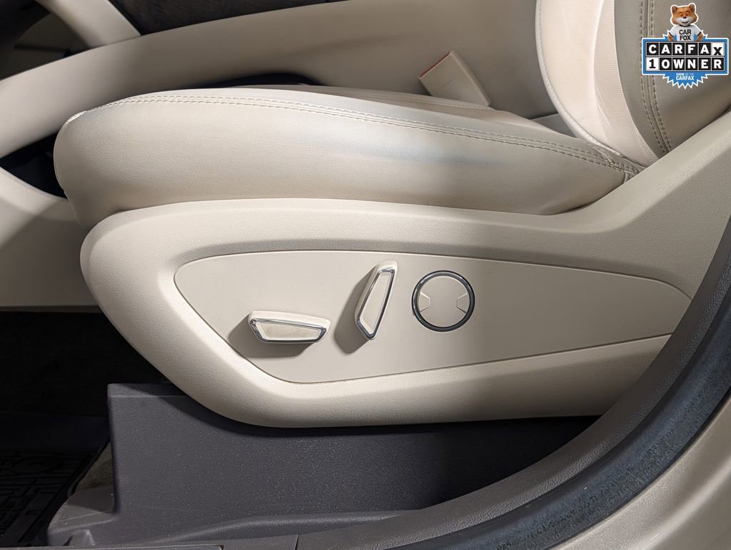 Used 2017 Lincoln MKX Reserve w/ Lincoln MKX Climate Package image 10