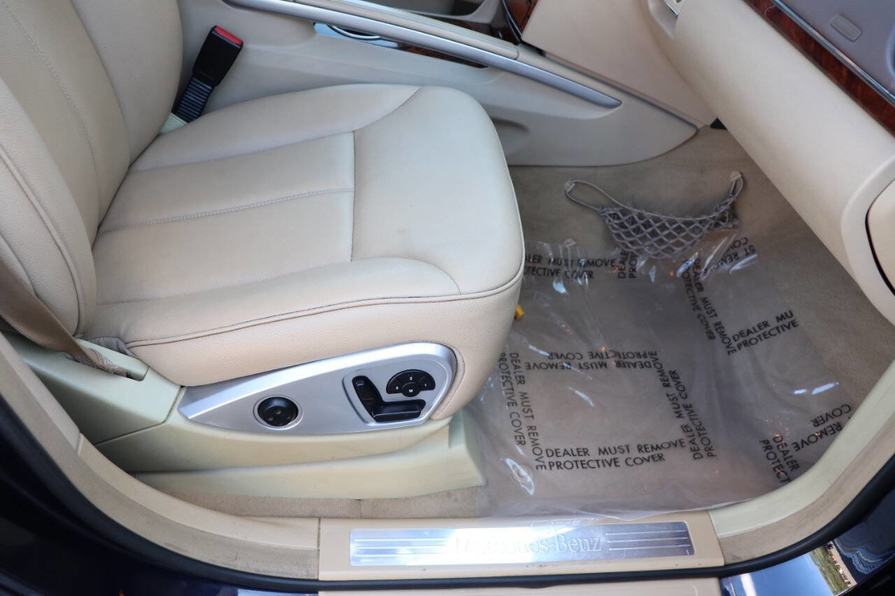 Used 2012 Mercedes-Benz GL 450 4MATIC image 35