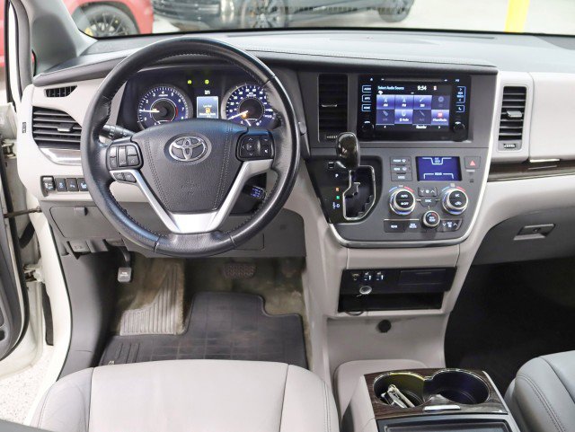 Used 2015 Toyota Sienna XLE w/ XLE Navigation Package image 12
