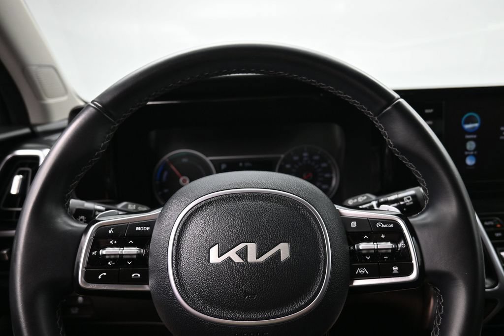 Used 2023 Kia Sorento EX AWD/4WD image 13