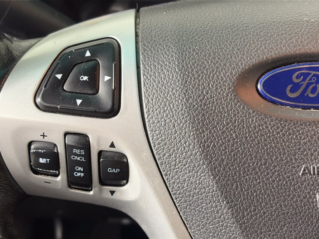 Used 2015 Ford Explorer Limited w/ Equipment Group 302A AWD/4WD image 17