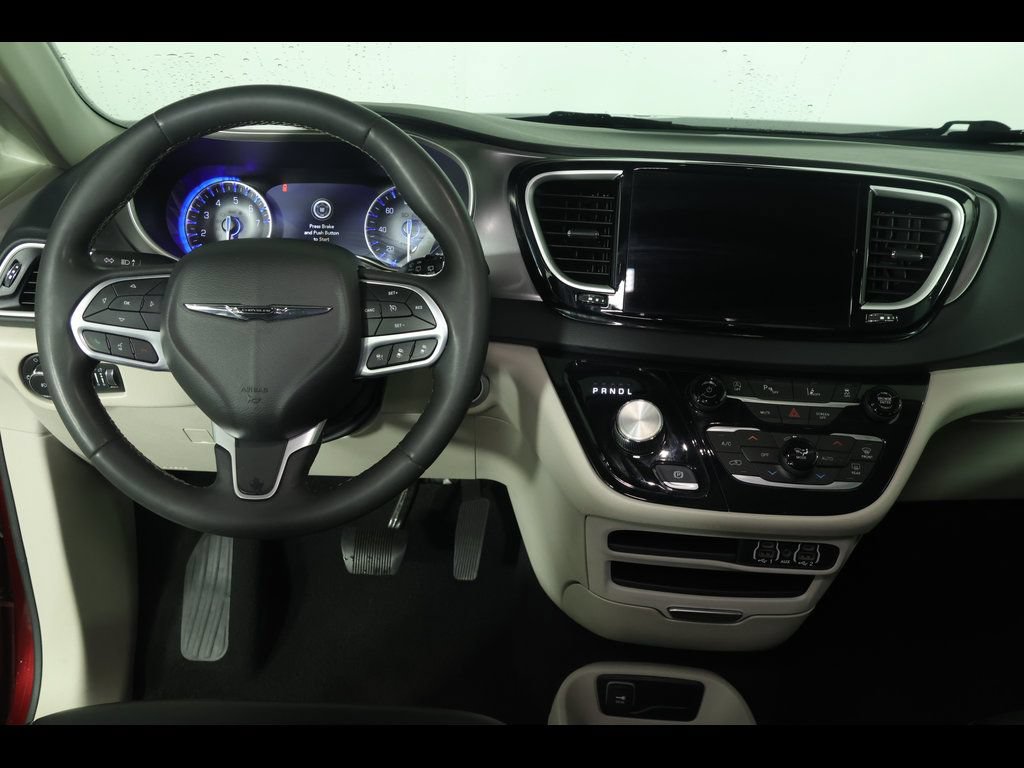 Used 2023 Chrysler Pacifica Touring-L FWD image 20