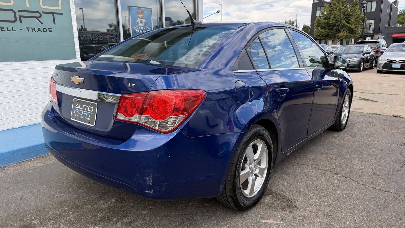 Used 2012 Chevrolet Cruze LT FWD image 2