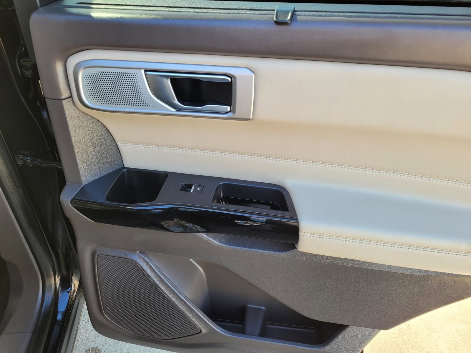 Used 2021 Ford Explorer Platinum w/ Equipment Group 601A image 13