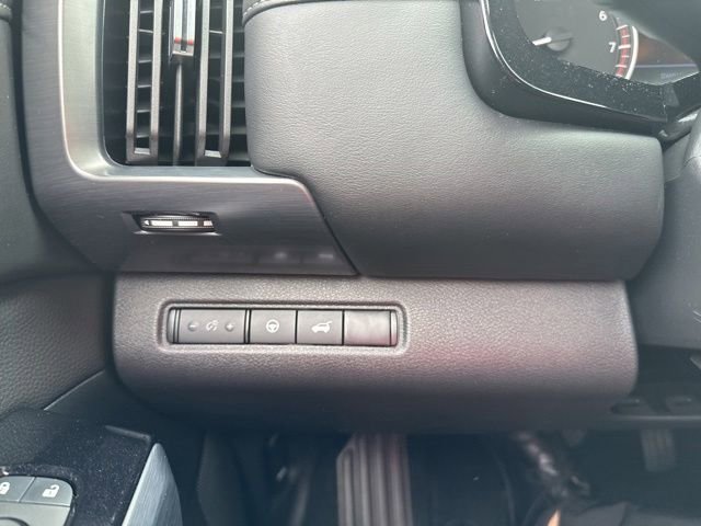Used 2025 Nissan Pathfinder SL w/ SL Premium Package FWD image 31