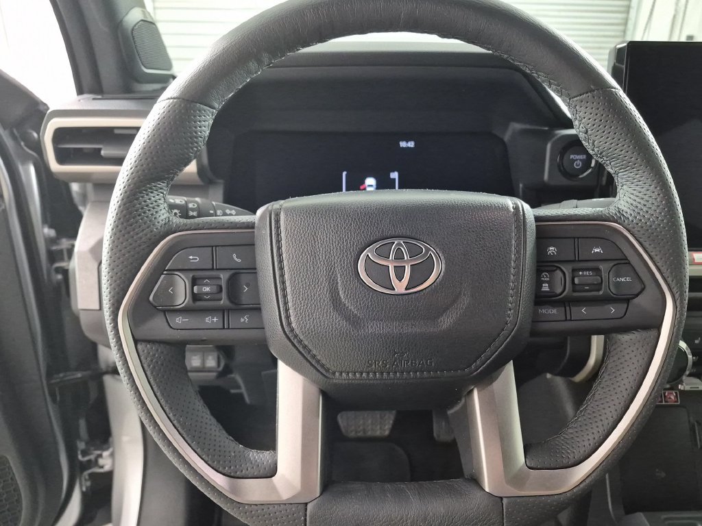 Used 2025 Toyota Tacoma 4x4 Double Cab Hybrid image 13