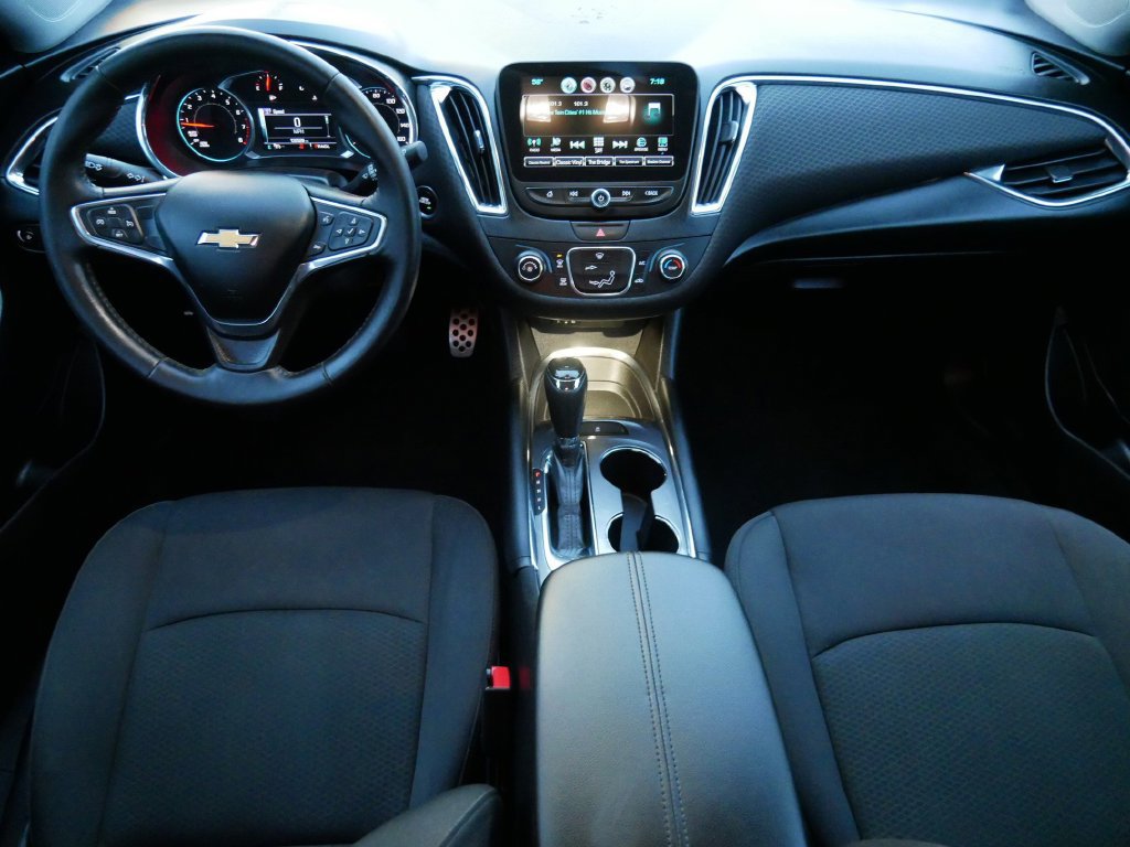 Used 2016 Chevrolet Malibu LT FWD image 12