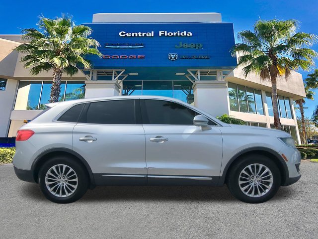 Used 2017 Lincoln MKX Select w/ Select Plus Package FWD image 3