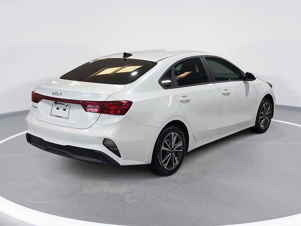 Used 2023 Kia Forte LXS image 5