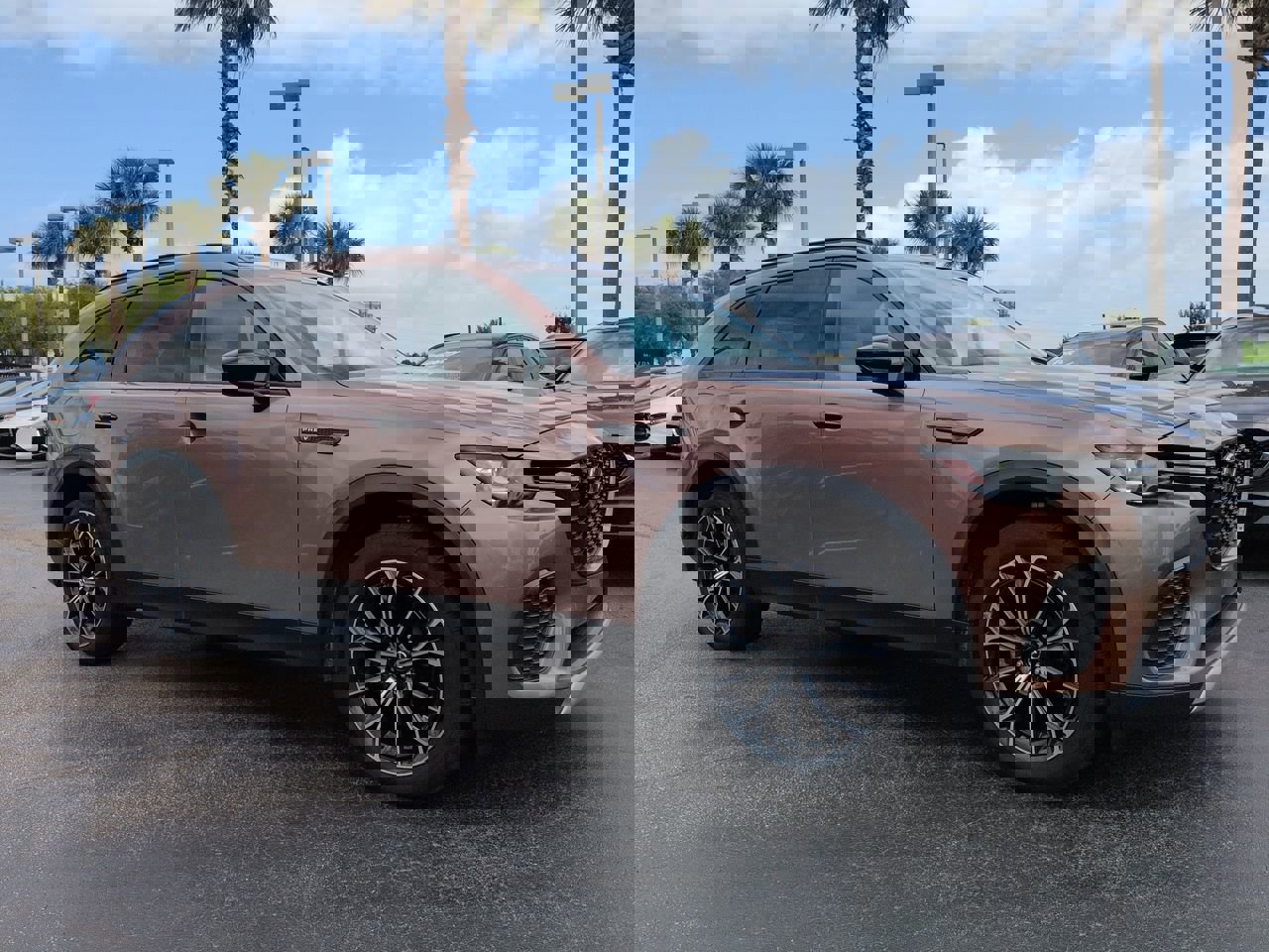 Certified 2025 MAZDA CX-70 Plug-In Hybrid w/ Premium Pkg image 2