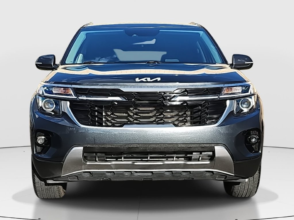 Used 2024 Kia Seltos EX FWD image 2