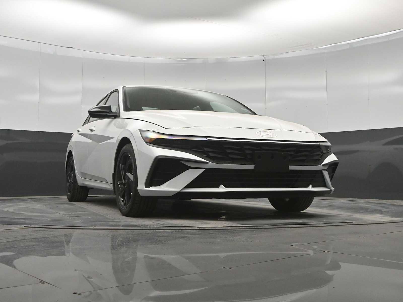New 2026 Hyundai Elantra Sport FWD image 33