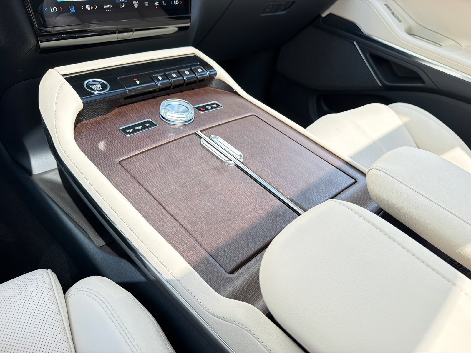 New 2027 Lincoln Navigator Reserve AWD/4WD image 34