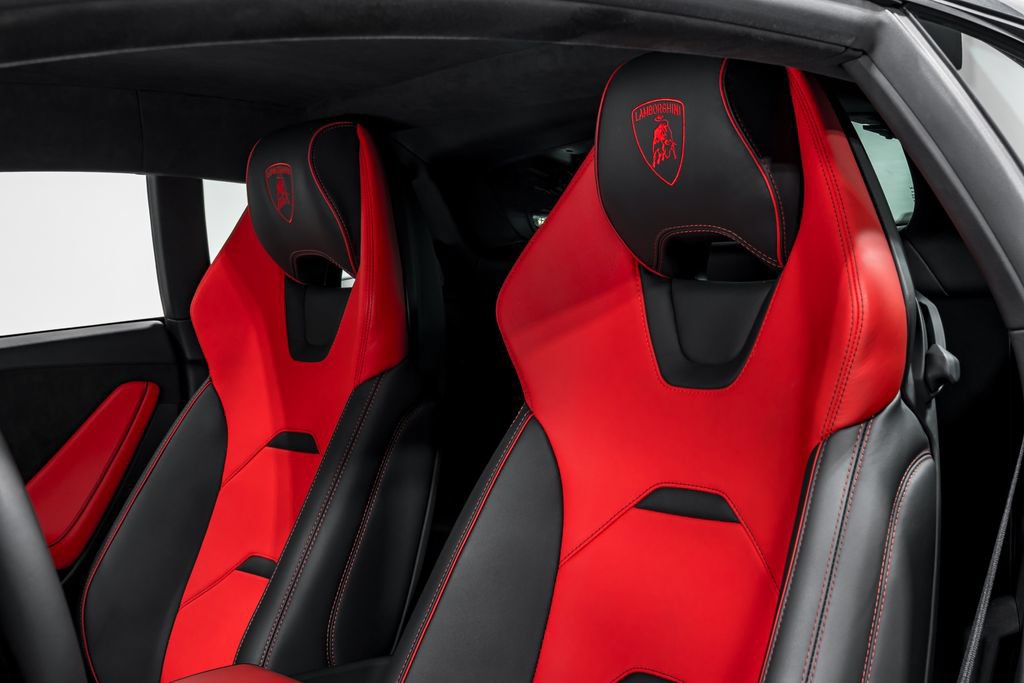 Used 2021 Lamborghini Huracan EVO RWD image 19