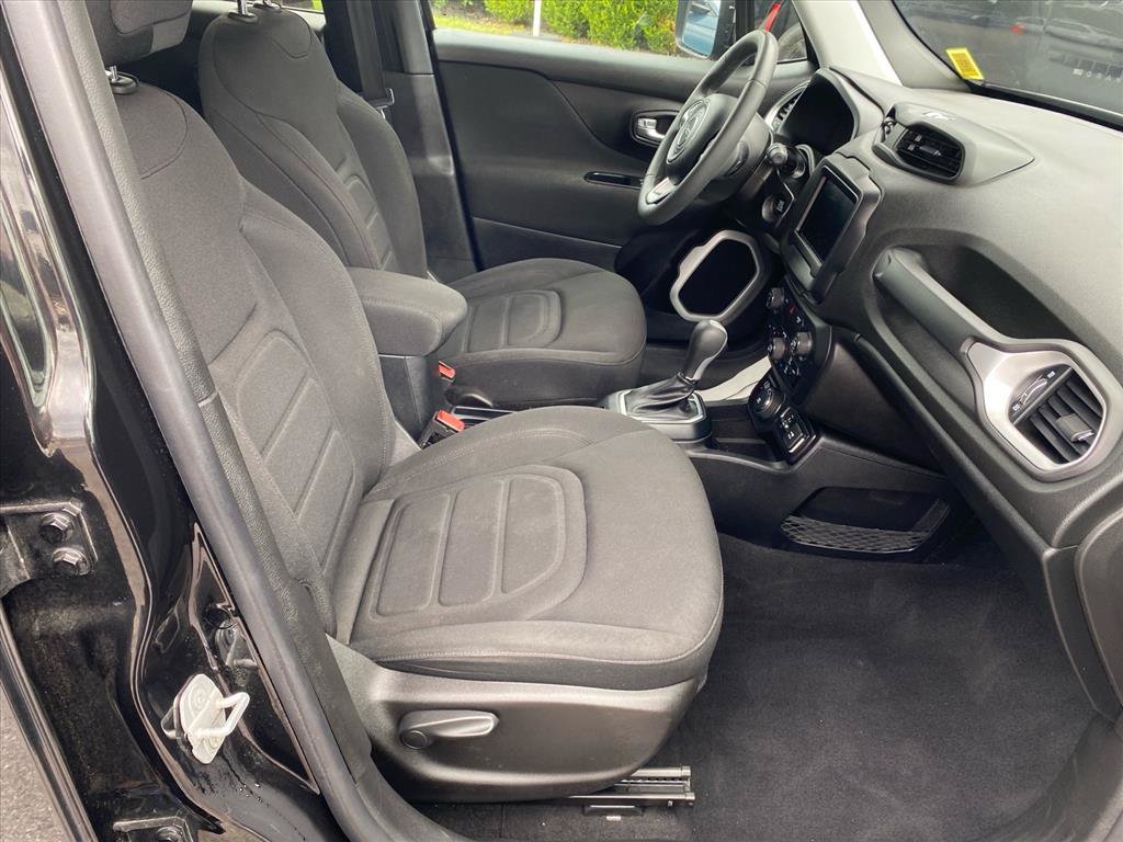 Used 2018 Jeep Renegade Latitude AWD/4WD image 23