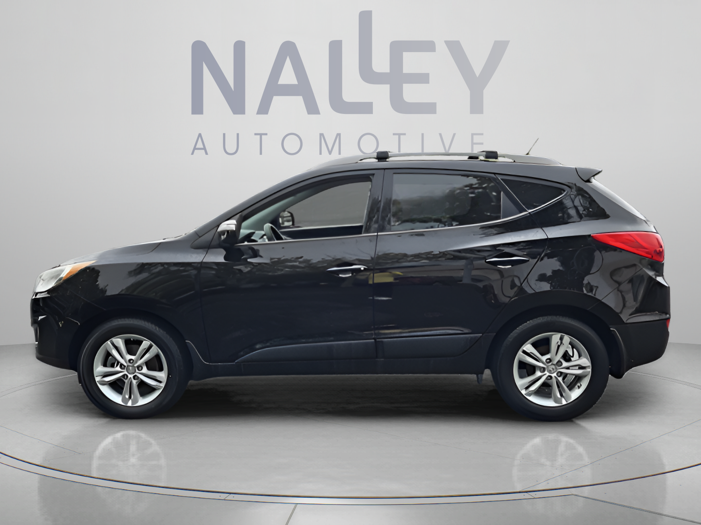Used 2013 Hyundai Tucson GLS FWD image 2