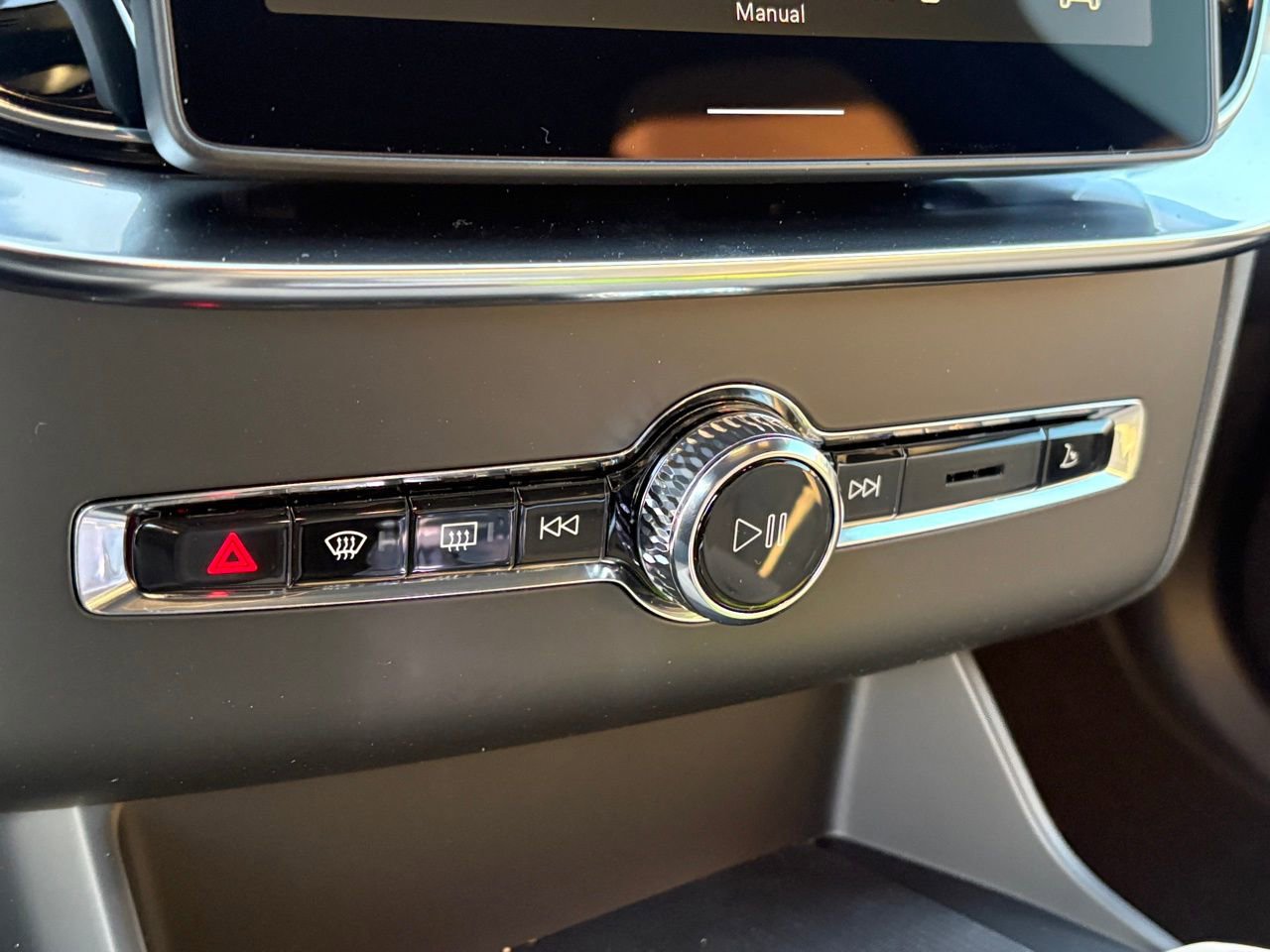 New 2026 Volvo XC90 B6 Plus image 15