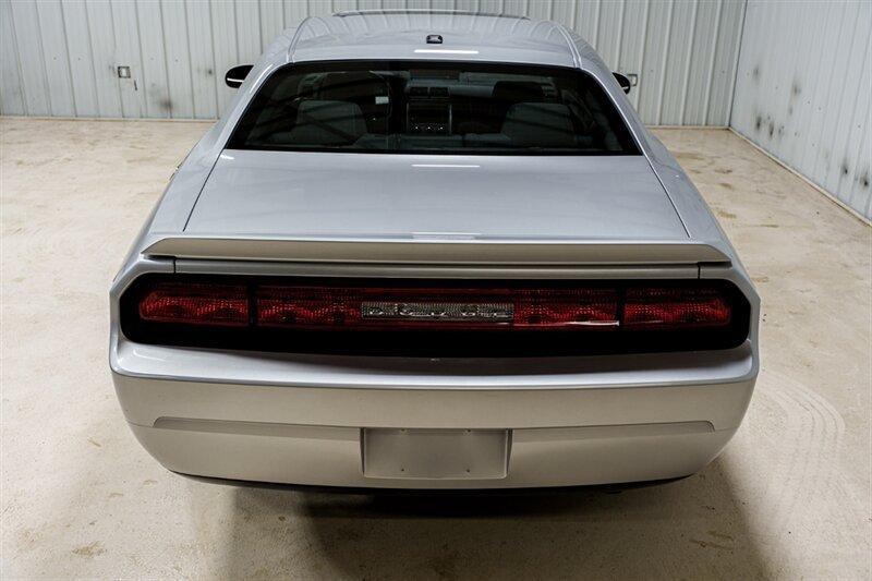 Used 2010 Dodge Challenger SE RWD image 6