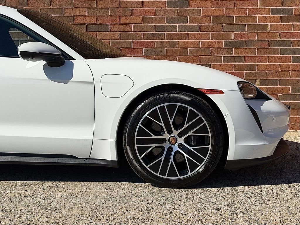 Certified 2024 Porsche Taycan image 11