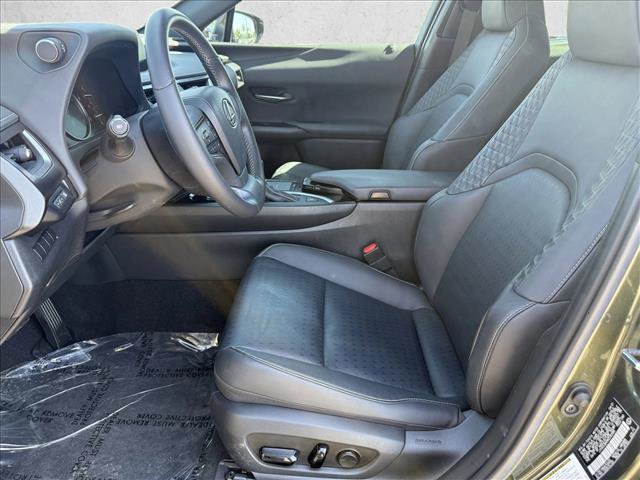 Used 2021 Lexus UX 200 w/ Accessory Package (Z2) image 10