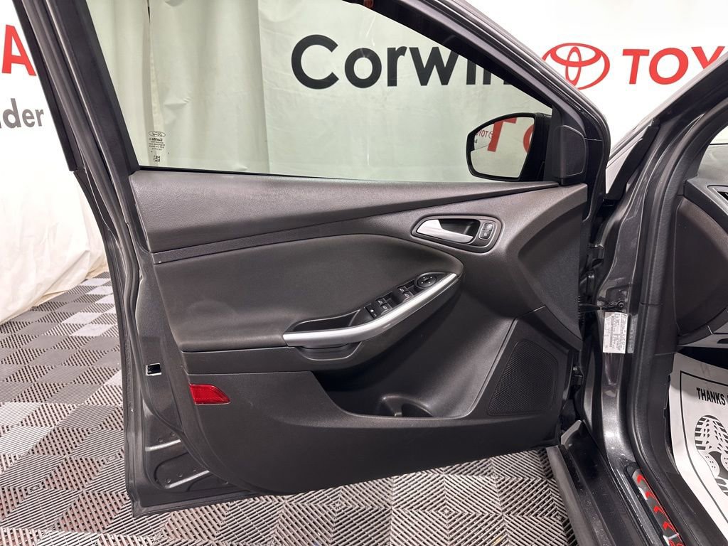 Used 2017 Ford Focus ST w/ Equipment Group 401A image 21