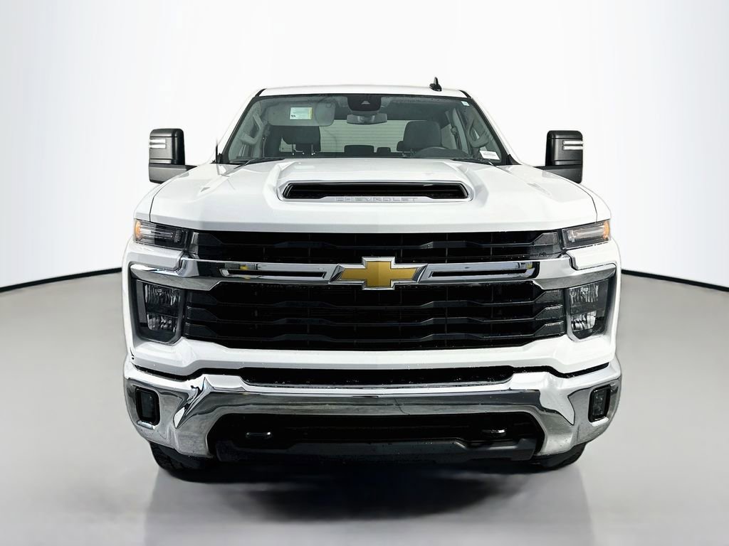 Used 2025 Chevrolet Silverado 2500 LT AWD/4WD image 2