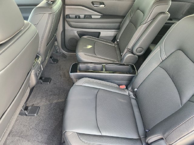 New 2026 Nissan Pathfinder SL w/ SL Premium Package FWD image 25