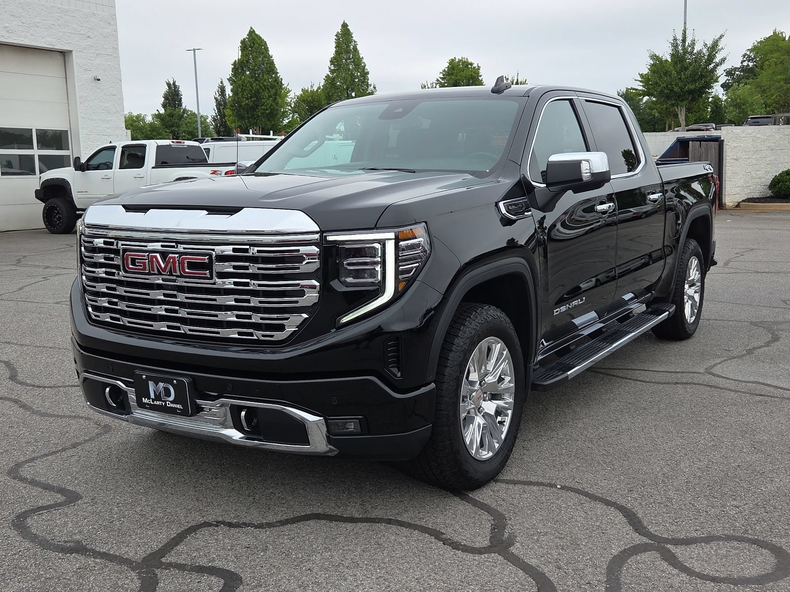 Certified 2026 GMC Sierra 1500 Denali AWD/4WD image 3