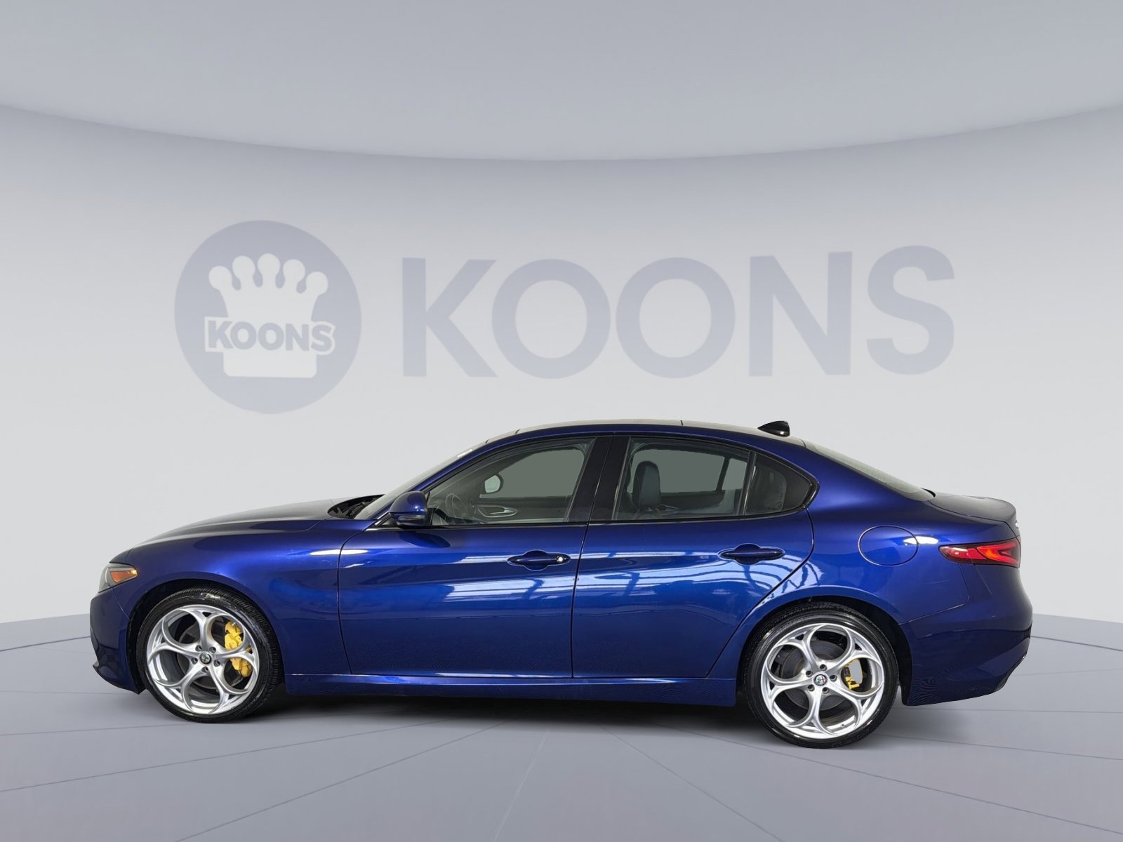 Used 2021 Alfa Romeo Giulia Ti Sport image 2