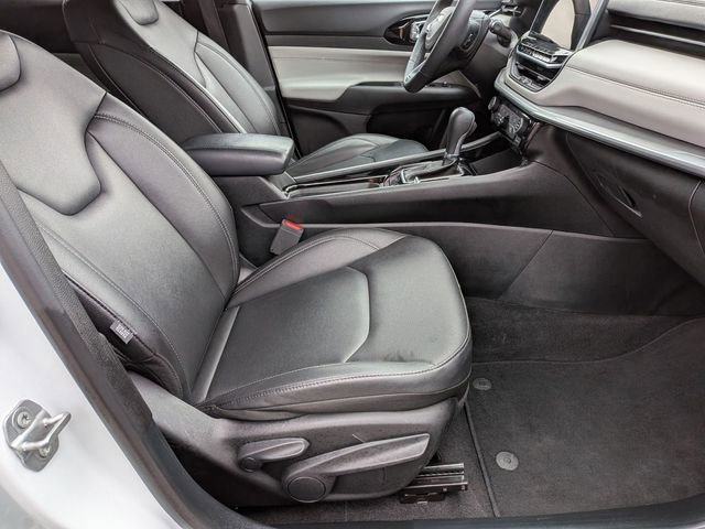 Used 2025 Jeep Compass Limited image 28