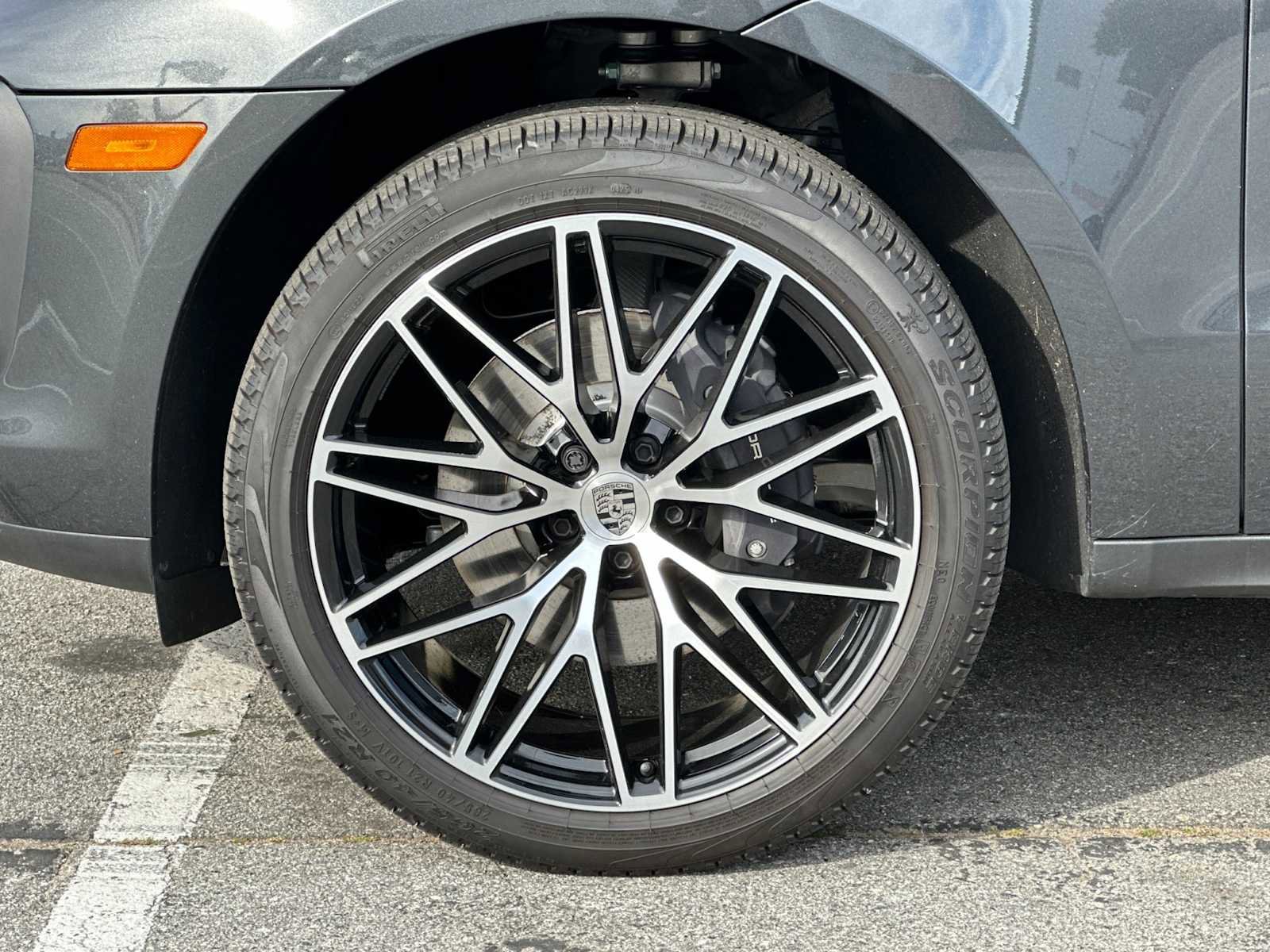 Used 2025 Porsche Macan Turbo image 28