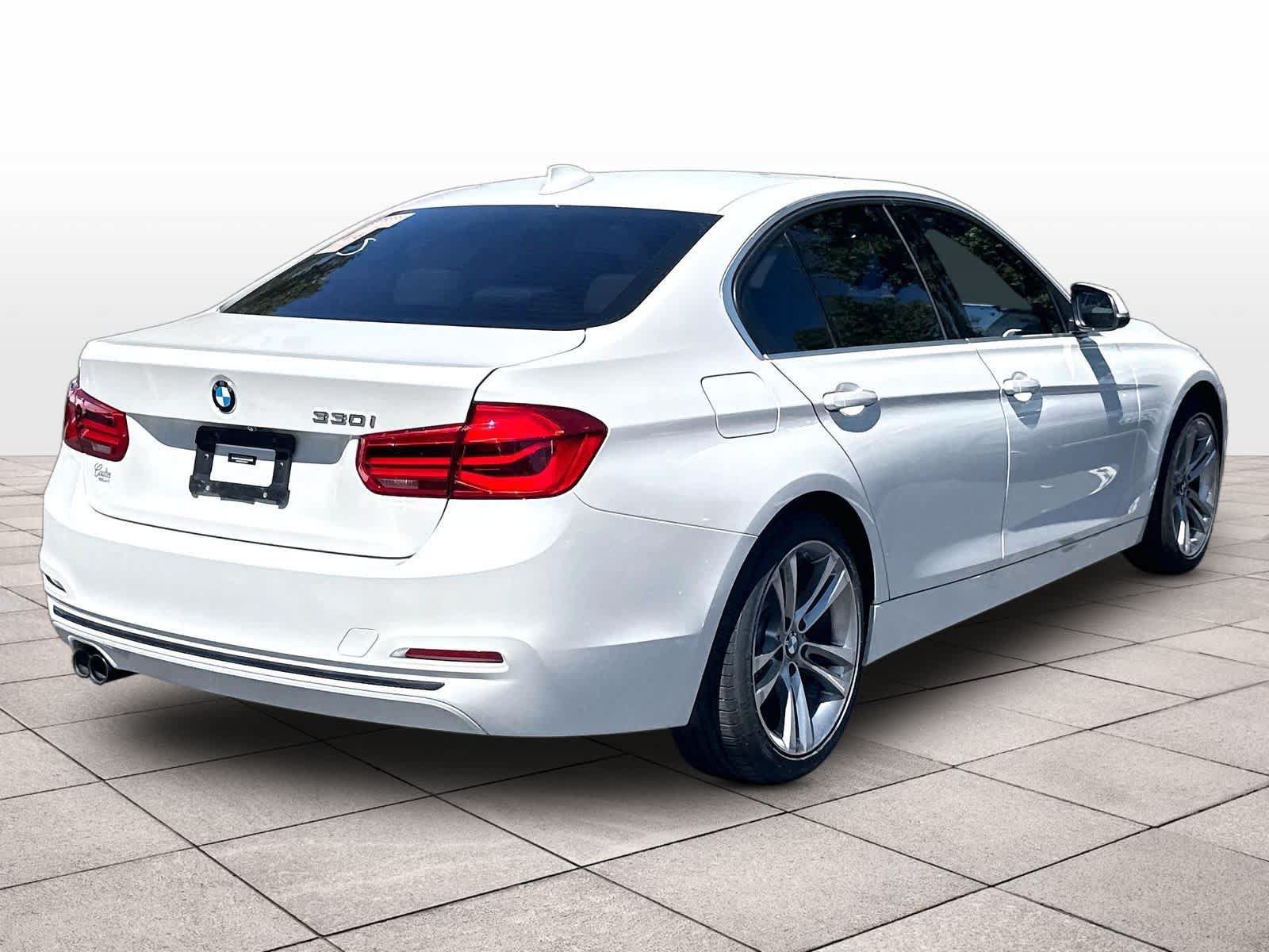 Used 2018 BMW 330i Sedan w/ Convenience Package RWD image 9