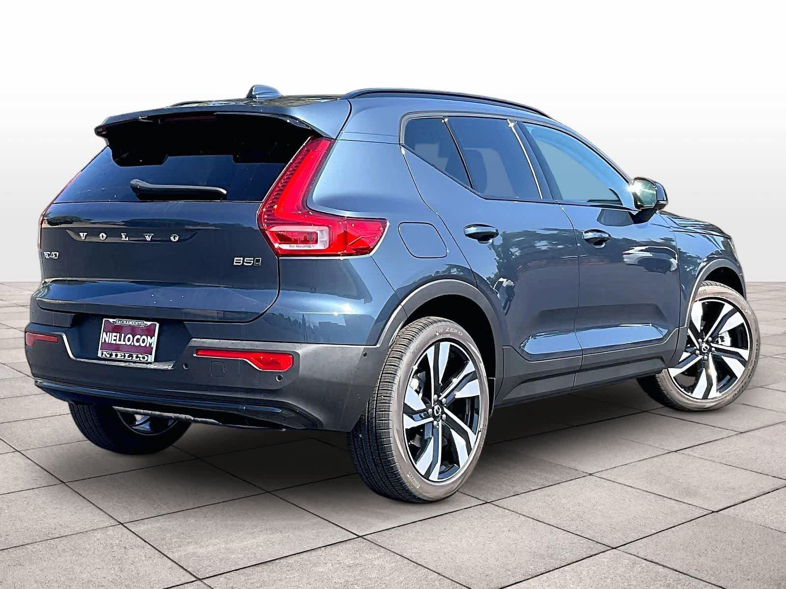 New 2026 Volvo XC40 B5 Ultra w/ Protection Package Premier AWD/4WD image 4