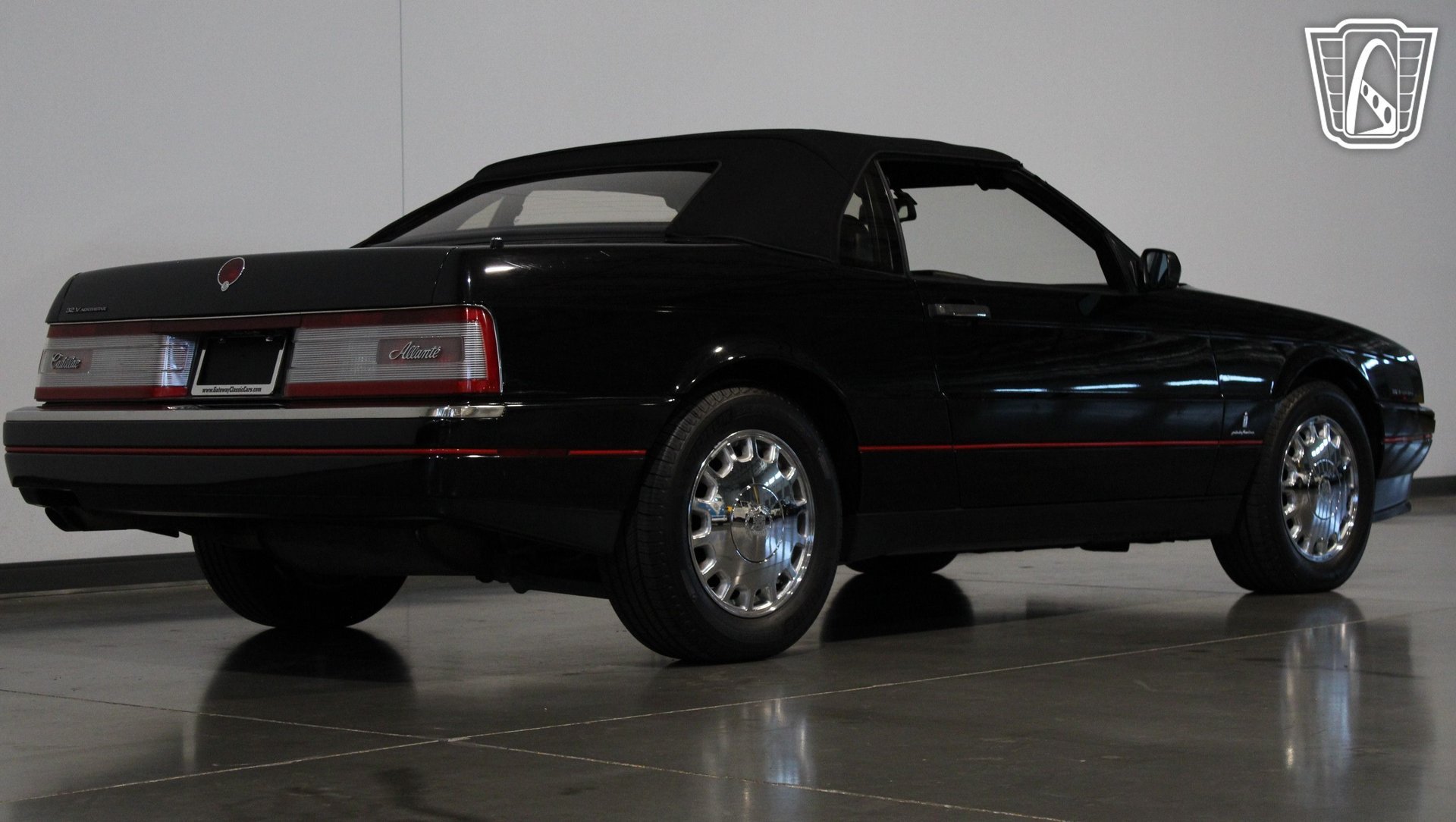 Used 1993 Cadillac Allante FWD image 33